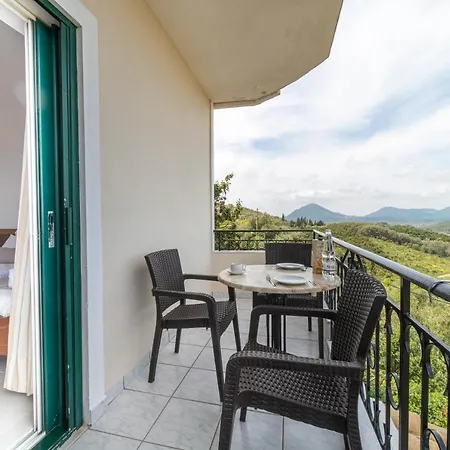 75 Steps Taverna Three-bedroom Kato Spilaion